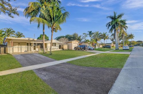 2003 37th Ave, Hollywood FL  33021-4320 exterior