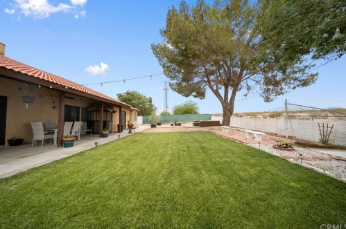 26558 Lakeview Dr, Helendale CA  92342-7804 exterior