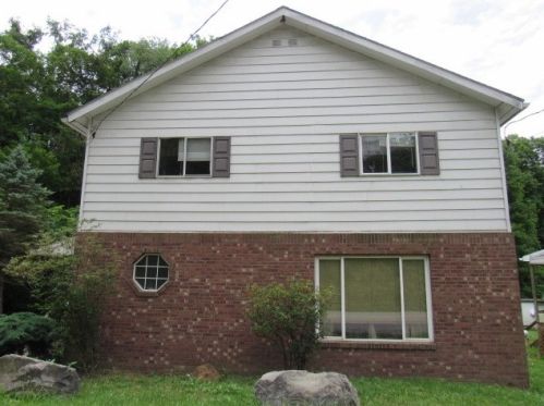 476 Cook St, Fayette City, PA 15438-1209