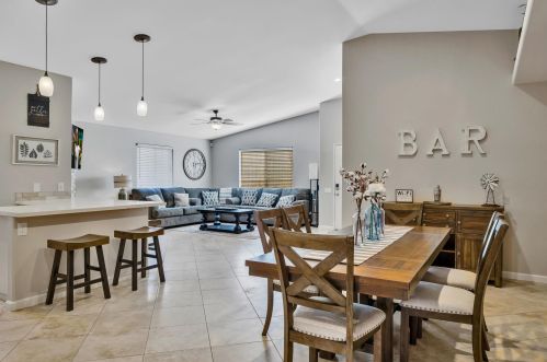 52580 Avenida Navarro, La Quinta CA  92253-3395 exterior