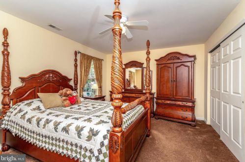 142 Split Rock Rd, Browns Mills NJ  08015-6542 exterior