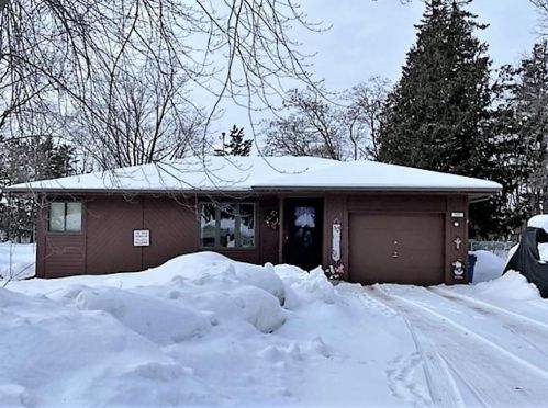 1010 Burgs Park Dr, Shell Lake, WI 54871-9175