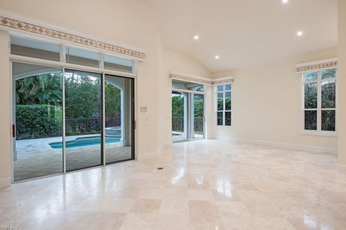 8763 La Palma Ln, Naples, FL 34108-7755
