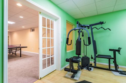 54 Casey Ln, Mount Sinai NY  11766-2336 exterior