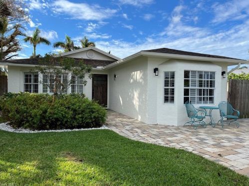 772 104th Ave, Naples FL  34108-3229 exterior