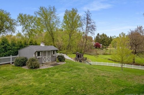 1305 Main St, Wapping CT  06074-2454 exterior