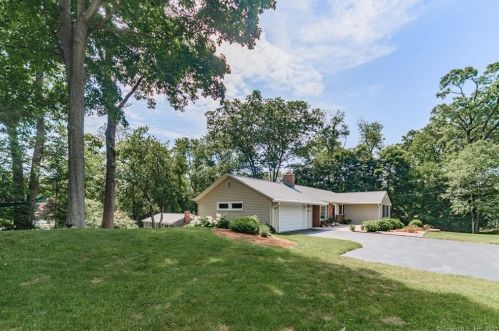 80 Manor Dr, Cheshire, CT 06410-2614