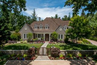 2851 Laurel Dr, Sacramento, CA 95864-4957