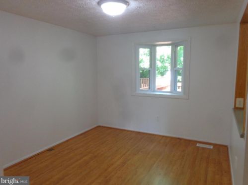 8123 Parkdale Ct, Springfield VA  22153-3603 exterior