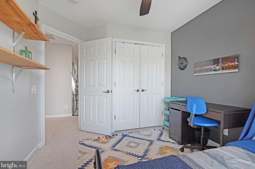 8231 Singleleaf Ln, Lorton VA  22079-5634 exterior
