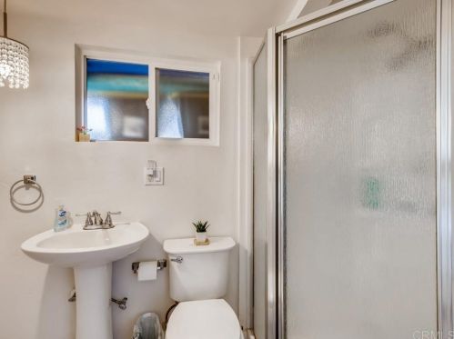 596 Vale Vw Dr, Vista CA  92081-6741 exterior