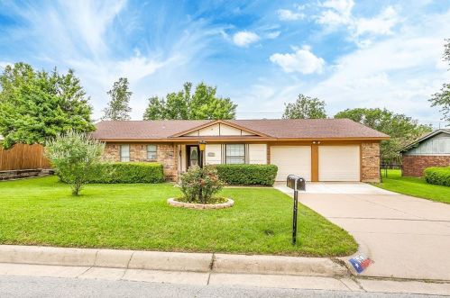 6470 Westrock Dr, Fort Worth TX  76133-5015 exterior