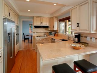 1607 Shoreline Dr, Santa Barbara CA  93109-2023 exterior