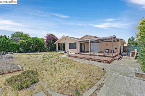 4369 Hillview Dr, West Pittsburg CA  94565-6071 exterior