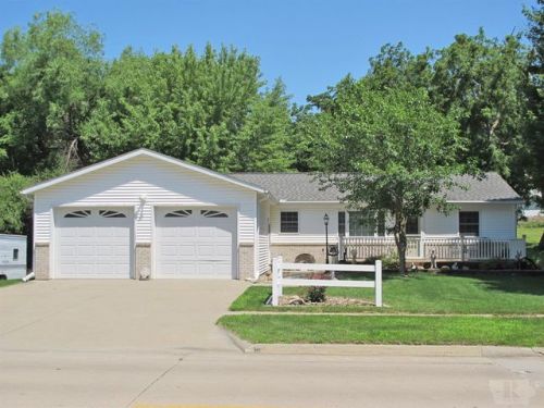 1008 Pine St, Harlan, IA 51537-2167