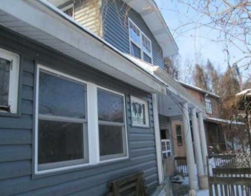 826 Parkwood Rd, Pittsburgh, PA 15210-2741