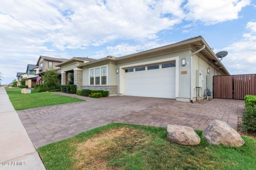 3731 Arabian Dr, Gilbert AZ  85296 exterior