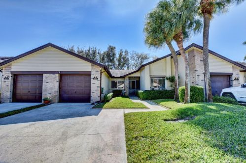 105 Village Walk Dr, West Palm Beach, FL 33411-2979