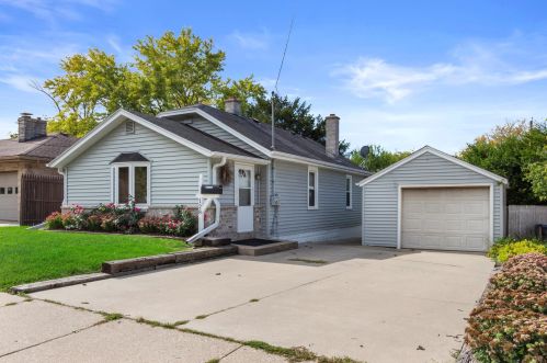 128 Hine Ave, Waukesha, WI 53188-4942