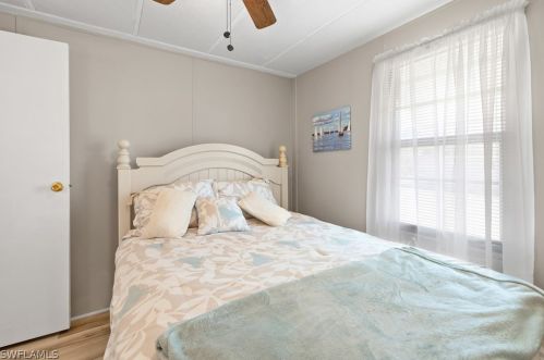 26248 Queen Mary Ln, Bonita Springs FL  34135-6536 exterior