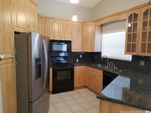 18569 22nd Ct, Hollywood FL  33029-3858 exterior