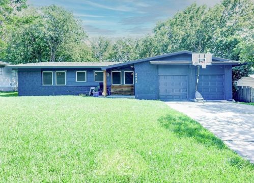 3933 Wedgway Dr, Fort Worth, TX 76133-2621