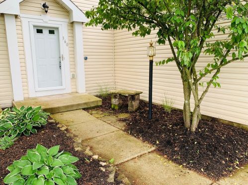 360 Golden Valley Dr, Pataskala, OH 43062-8040