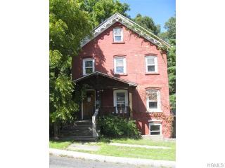 10 Richardson St, Walden, NY 12586-1412
