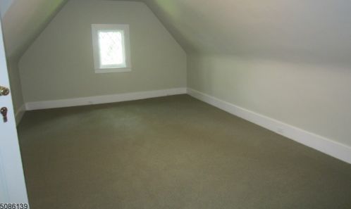 50 Lloyd Rd, Montclair NJ  07042-1707 exterior