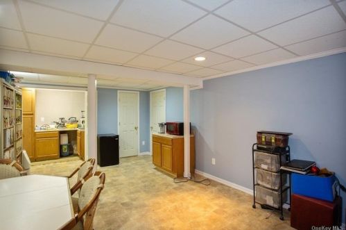 2 Laura Ct, Mount Sinai NY  11766-2360 exterior