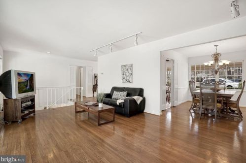 2509 Goldcup Ln, Herndon VA 20191-4220 exterior