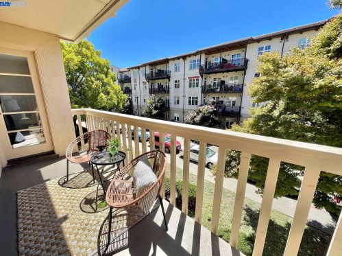 1400 Carpentier St, San Leandro CA  94577-3630 exterior