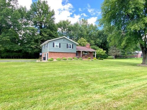 20 Lilac Rd, New Castle, PA 16105-1719