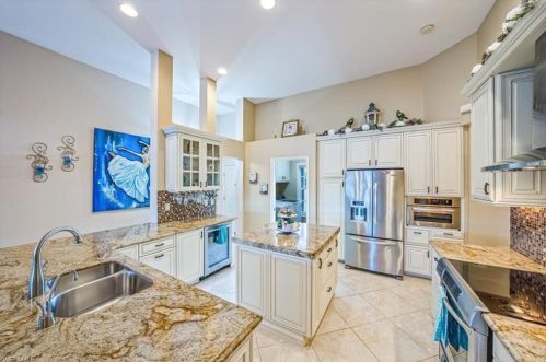 2511 Grove Isle Ct, Naples, FL 34109-0611