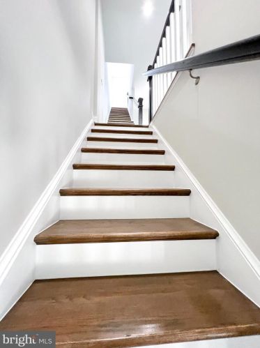 1010 15th St, Washington DC  20003-3213 exterior