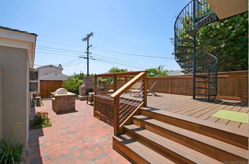 1475 Beryl St, San Diego CA 92109-2212 exterior