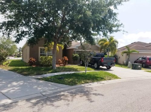 711 Griffen Heights Ct, Ruskin, FL 33570-2002