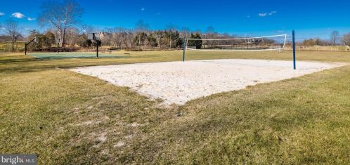 18506 Pelicans Nest Way, Leesburg VA  20176-3963 exterior