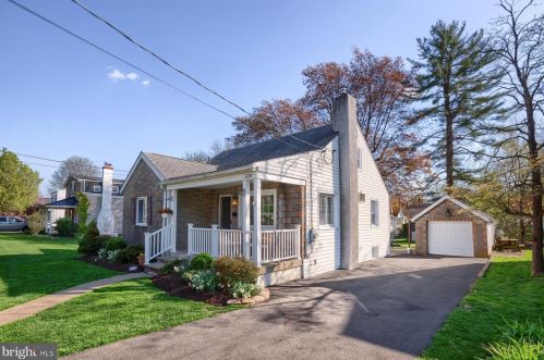 520 Fairhill St, Willow Grove, PA 19090-2608