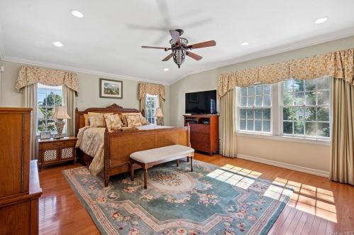 898 North St, White Plains NY  10605-4436 exterior