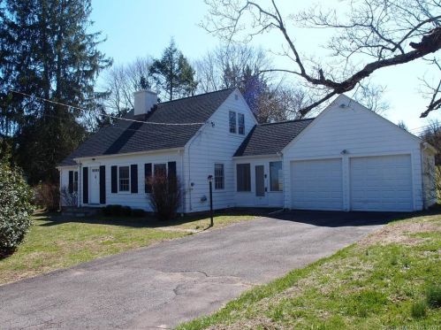 11 Cold Spring Rd, Bridgeport, CT 06612-2210