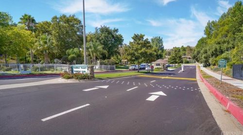 19226 Avenue Of The Oaks, Santa Clarita CA  91321-1464 exterior