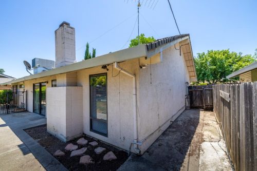 28 Clover St, Woodland CA  95695-3108 exterior