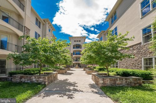 139 Cornerstone Dr, Newtown Square PA 19073-4049 exterior