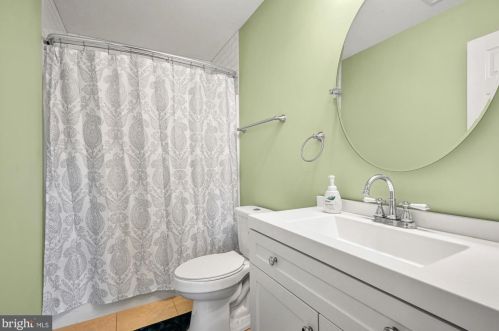 60 Silver Birch Dr, Lancaster PA  17602-7014 exterior