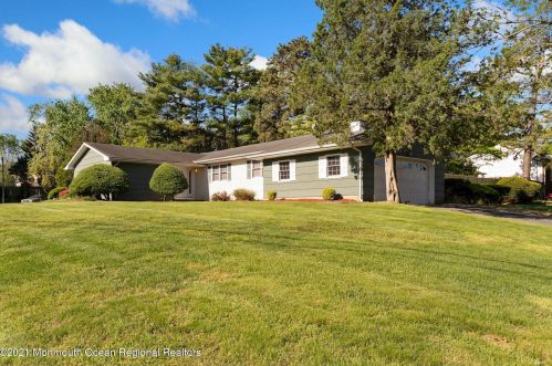 412 Valley Way, Bricktown NJ  08723-4914 exterior