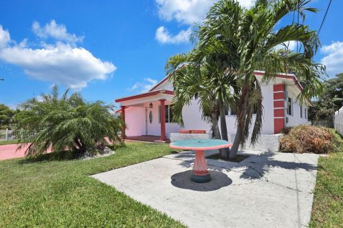 1488 35th St, West Palm Beach, FL 33404-2922