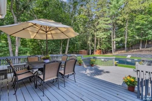 32 Brandywine Pl, Oakland NJ  07436-2321 exterior