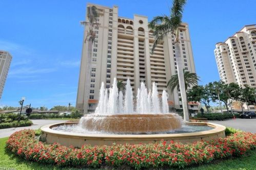 6585 Nicholas Blvd, Naples FL  34108-7207 exterior