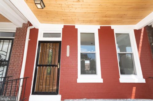 1113 Fairmont St, Washington, DC 20009-5943